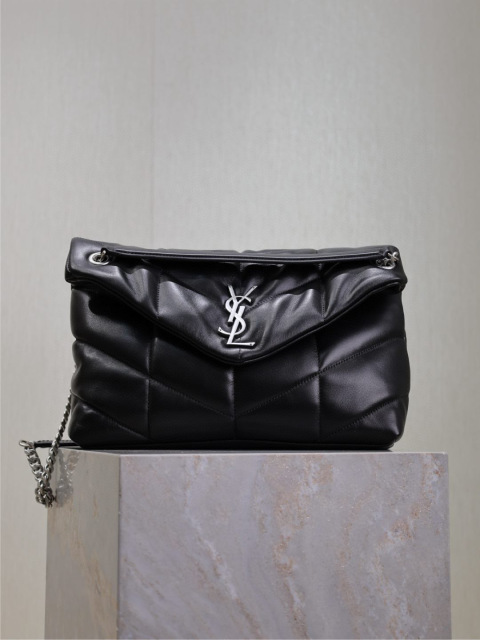 Yves Saint Laurent loulou 羽绒包 尺寸：35*23*13.5cm