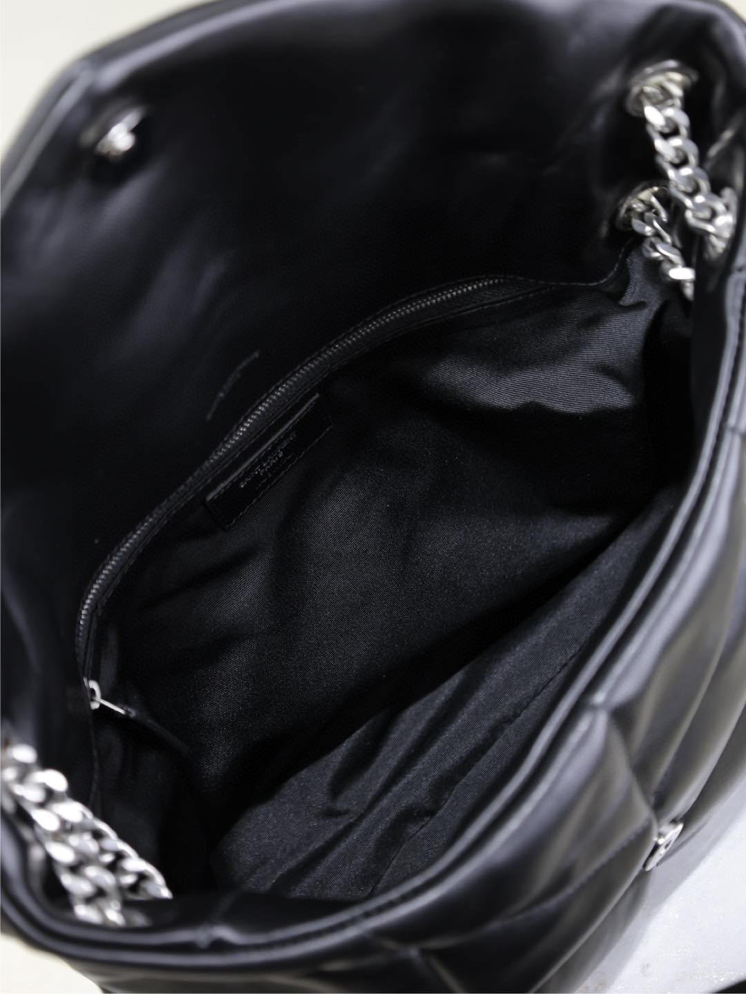Yves Saint Laurent loulou 羽绒包 尺寸：35*23*13.5cm