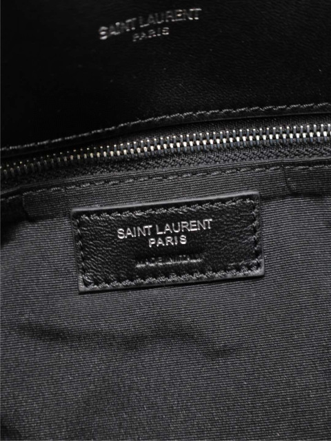 Yves Saint Laurent loulou 羽绒包 尺寸：35*23*13.5cm
