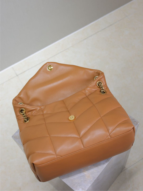 Borsa a tracolla Yves Saint Laurent Loulou Dimensioni: 35*23*13,5 cm