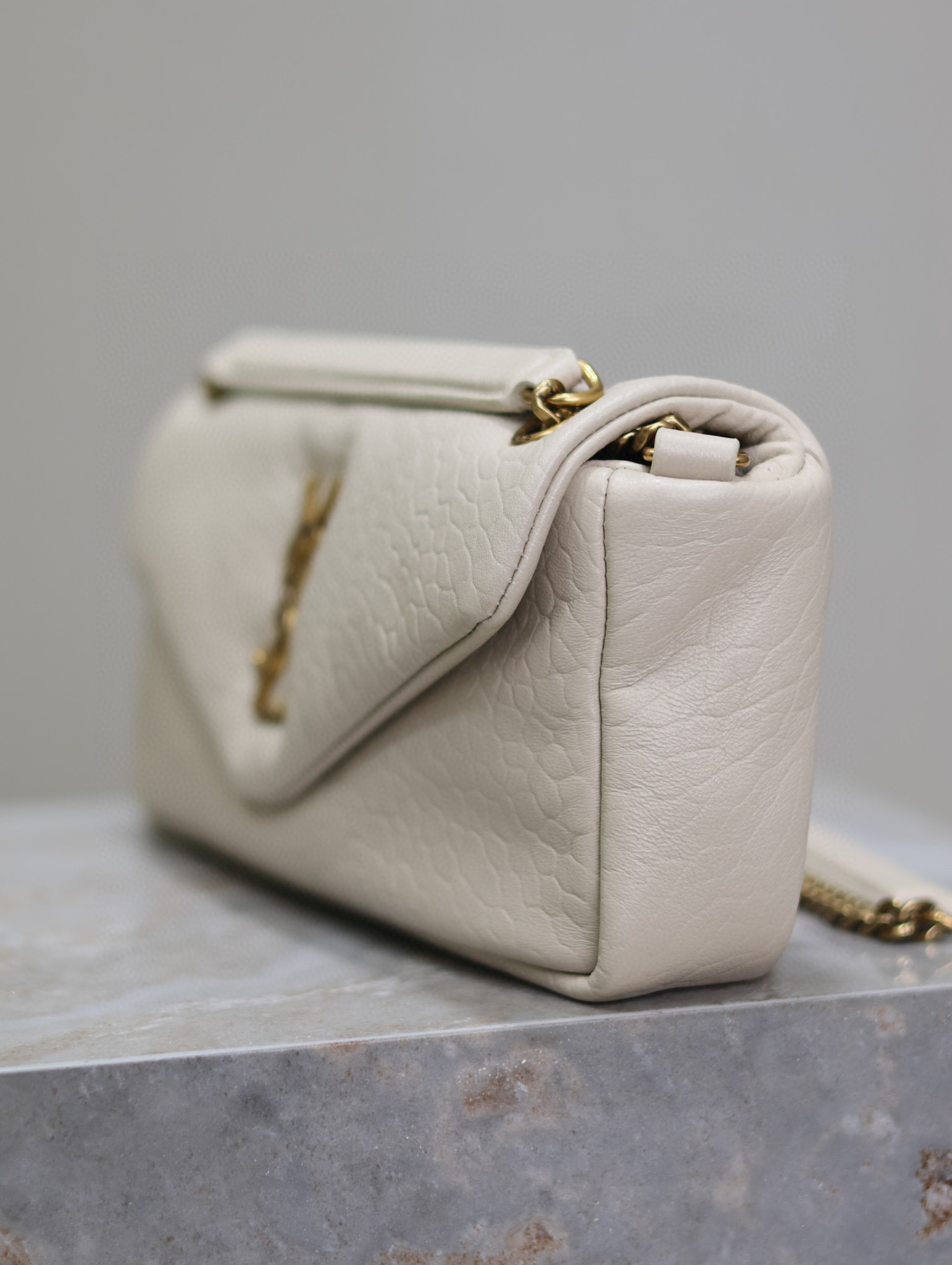 Yves Saint Laurent calypso 包尺寸：26*14*7cm
