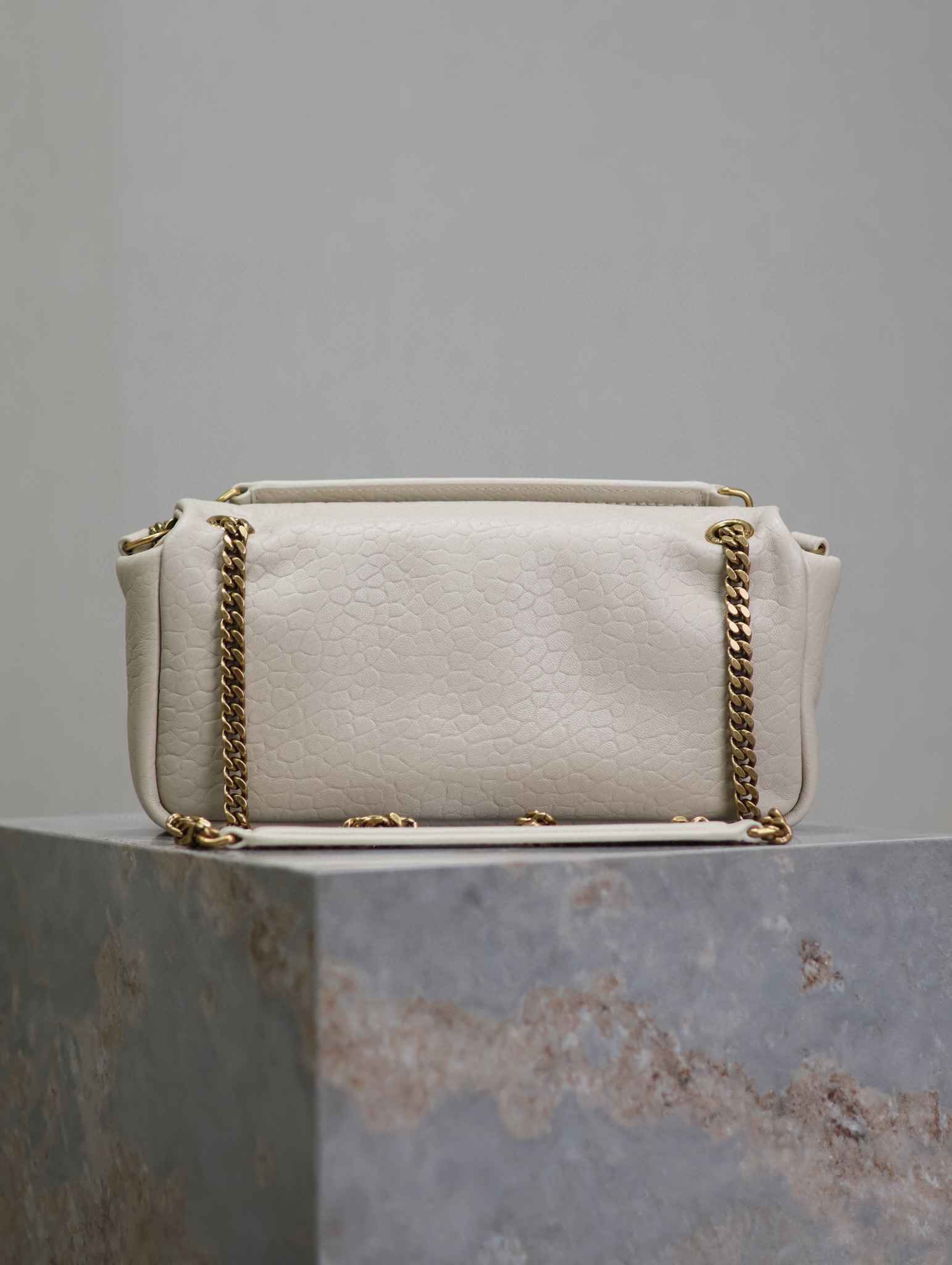 Yves Saint Laurent calypso 包尺寸：26*14*7cm