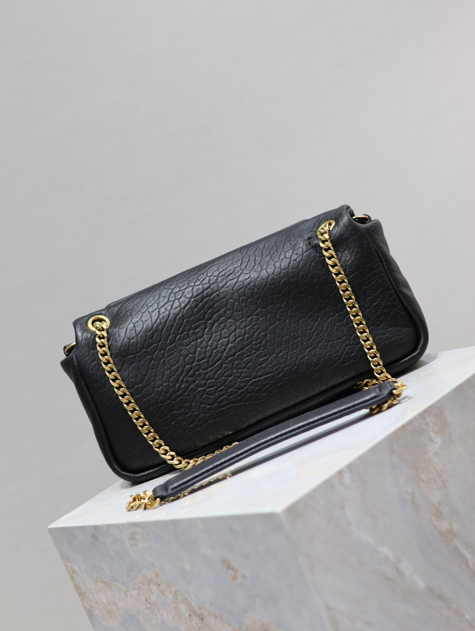 Yves Saint Laurent calypso 包尺寸：26*14*7cm