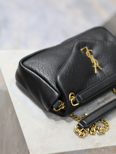Yves Saint Laurent calypso 包尺寸：26*14*7cm