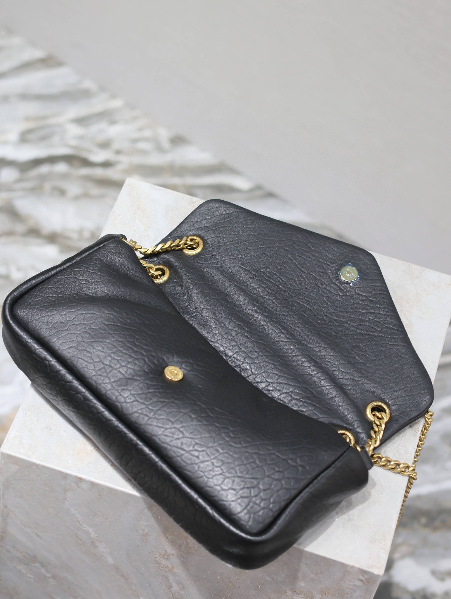 Yves Saint Laurent calypso 包尺寸：26*14*7cm
