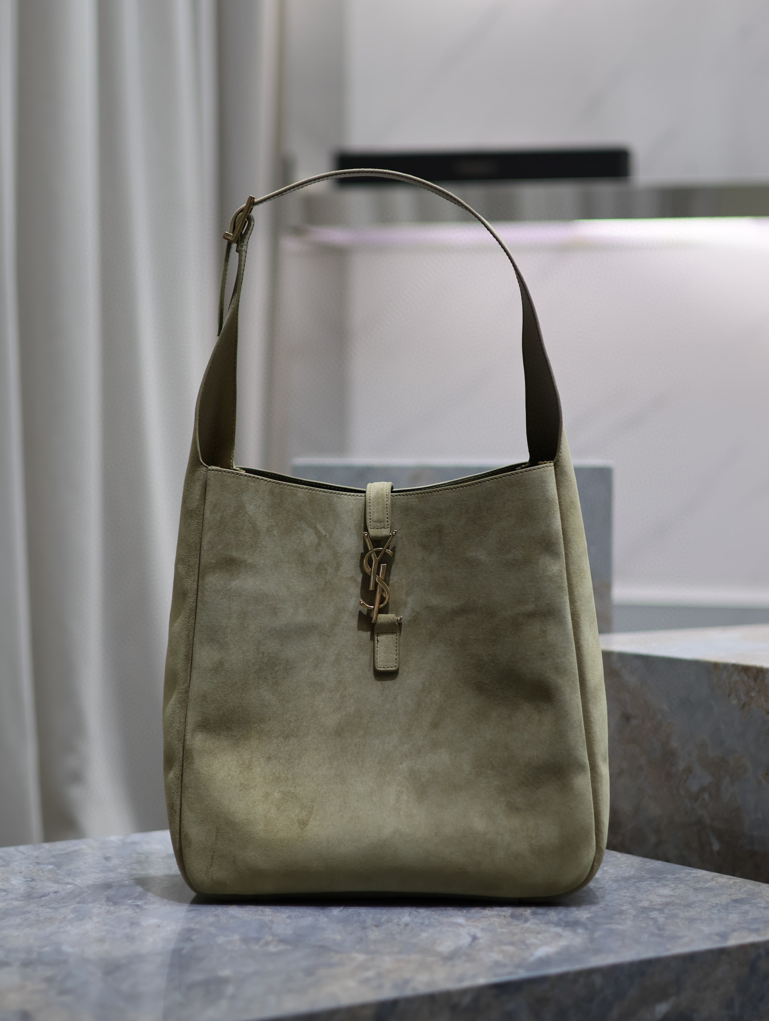 Yves Saint Laurent Borsa sottobraccio Dimensioni: 23*22*8,5 cm