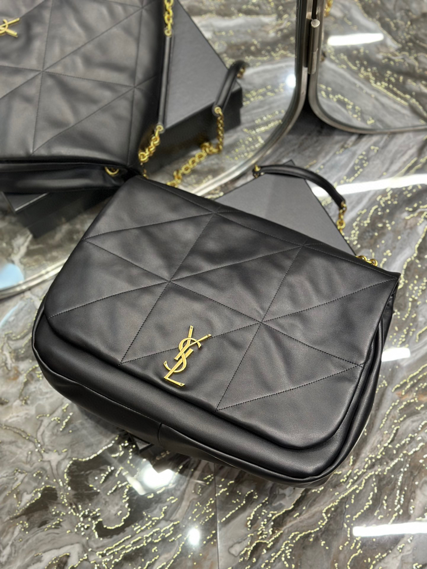 Beg jamle Yves Saint Laurent Saiz：43*29*9sm