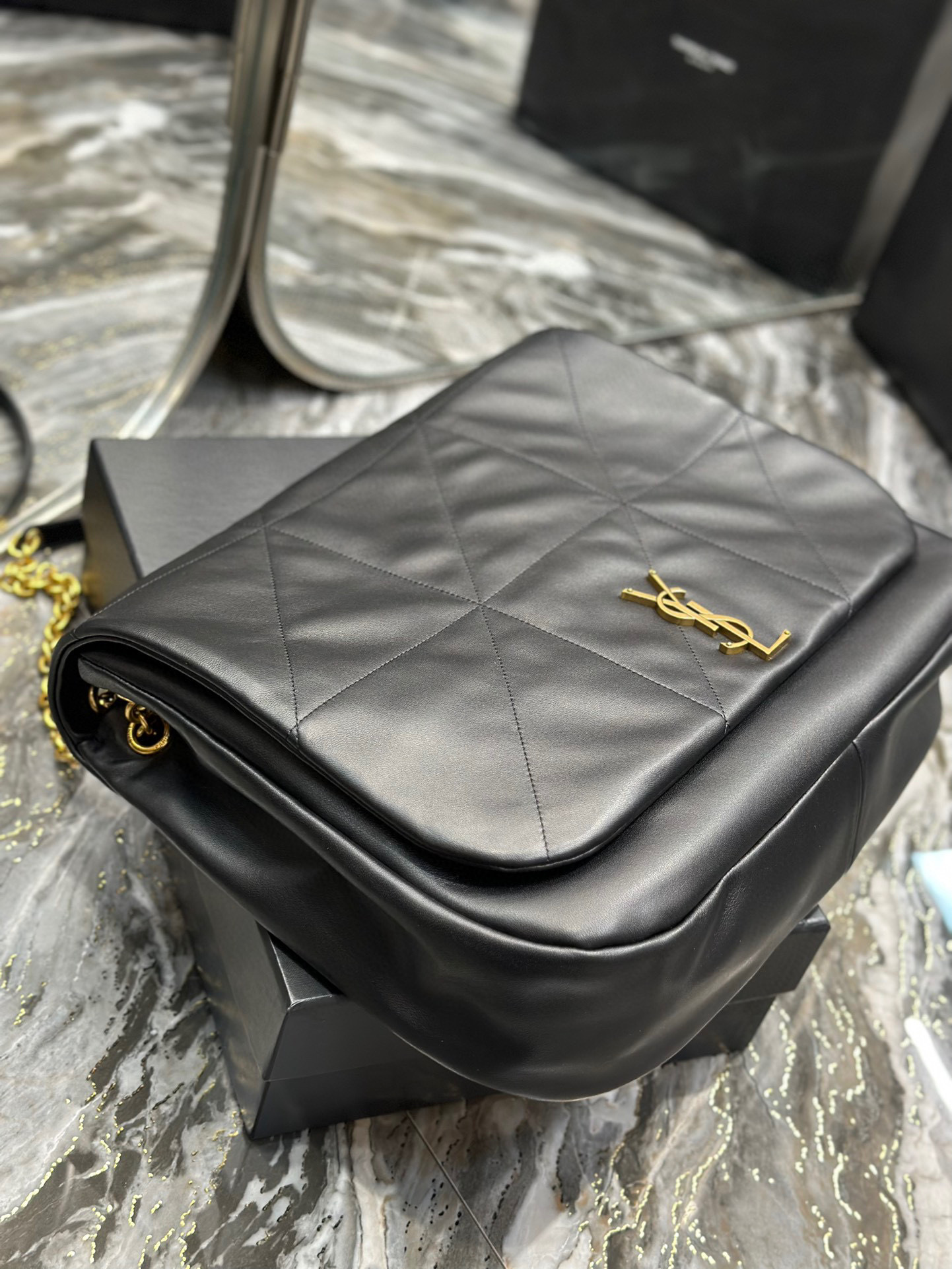 Beg jamle Yves Saint Laurent Saiz：43*29*9sm