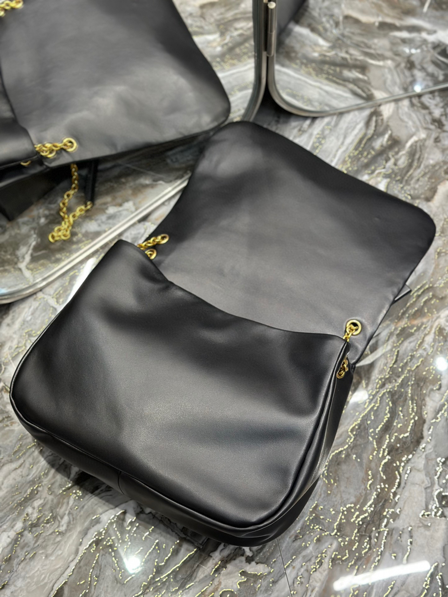 Beg jamle Yves Saint Laurent Saiz：43*29*9sm
