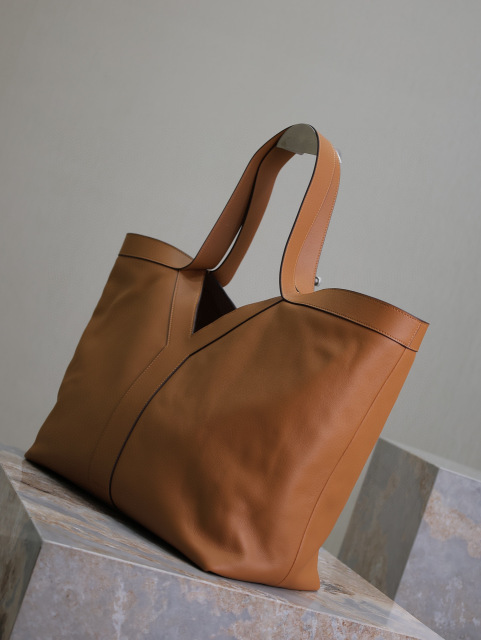 Yves Saint Laurent 新款购物袋 尺寸：50*33*16cm