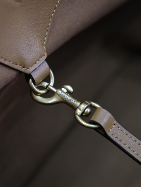 Yves Saint Laurent 新款购物袋 尺寸：50*33*16cm