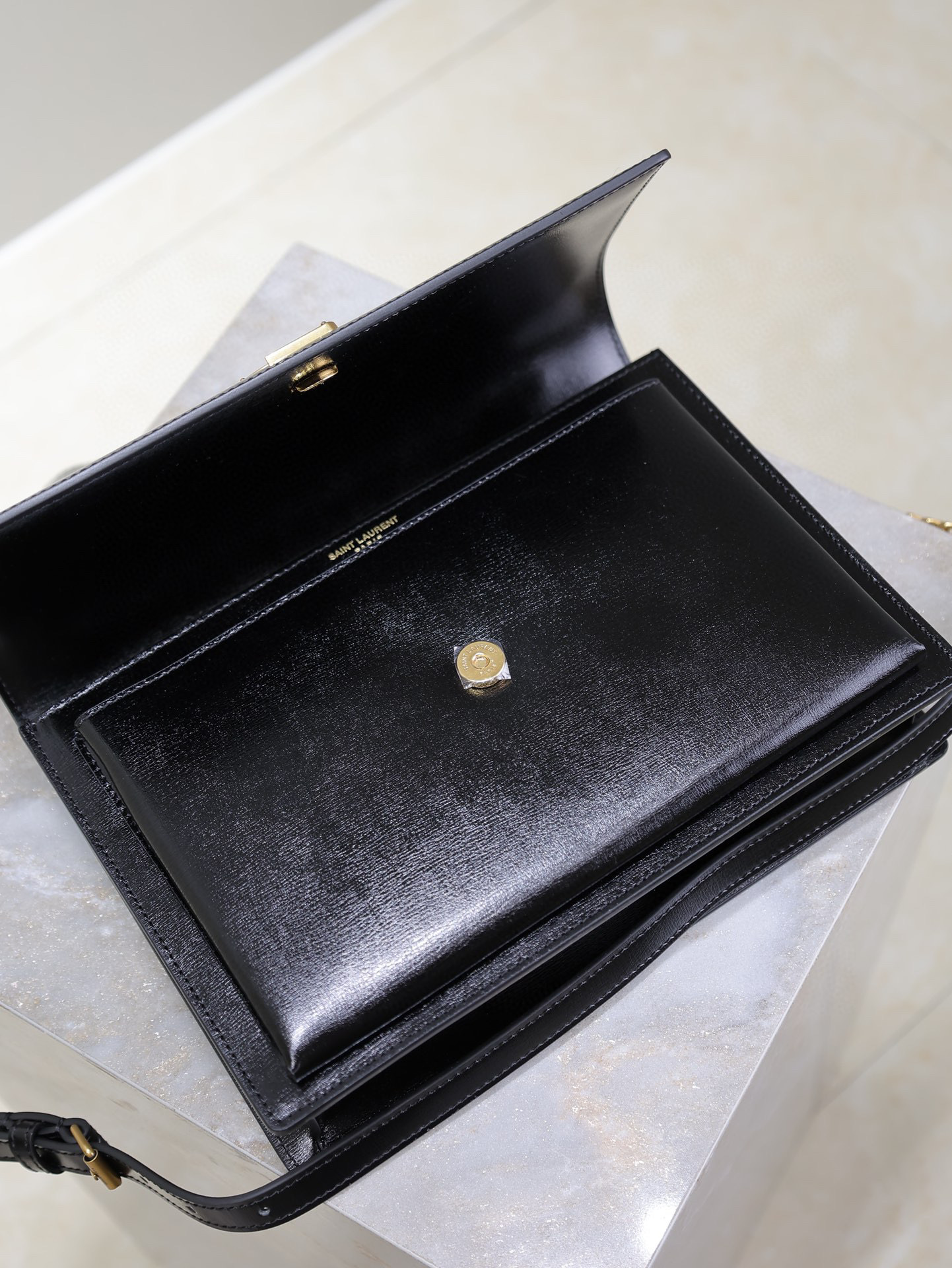 Yves Saint Laurent Sonnenuntergang Tasche Größe: 25 * 18 * 5 cm