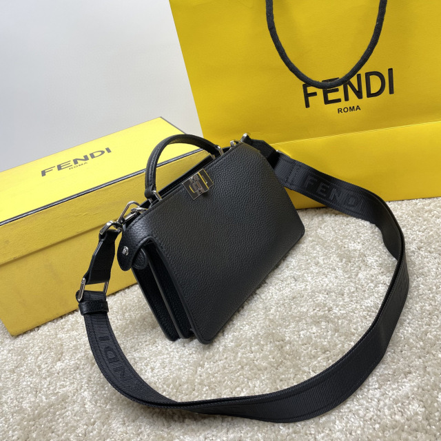Fendi Einzelne Umhängetasche Größe: 23 * 14 * 6 cm