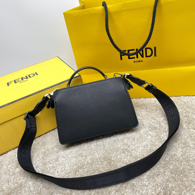 Fendi Einzelne Umhängetasche Größe: 23 * 14 * 6 cm