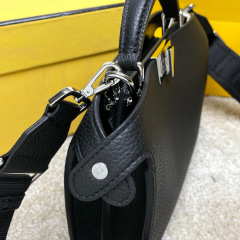 Fendi Einzelne Umhängetasche Größe: 23 * 14 * 6 cm