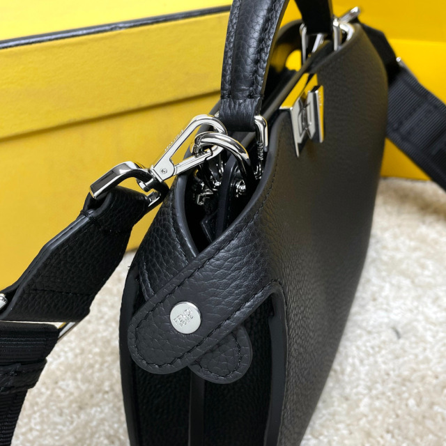 Fendi Einzelne Umhängetasche Größe: 23 * 14 * 6 cm