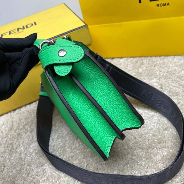 Borsa a tracolla singola Fendi Dimensioni: 23*14*6cm