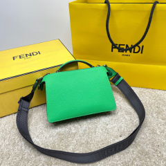 Borsa a tracolla singola Fendi Dimensioni: 23*14*6cm