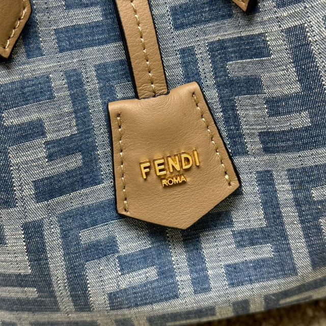 Beg baldi Fendi Saiz：15*15*18.5cm