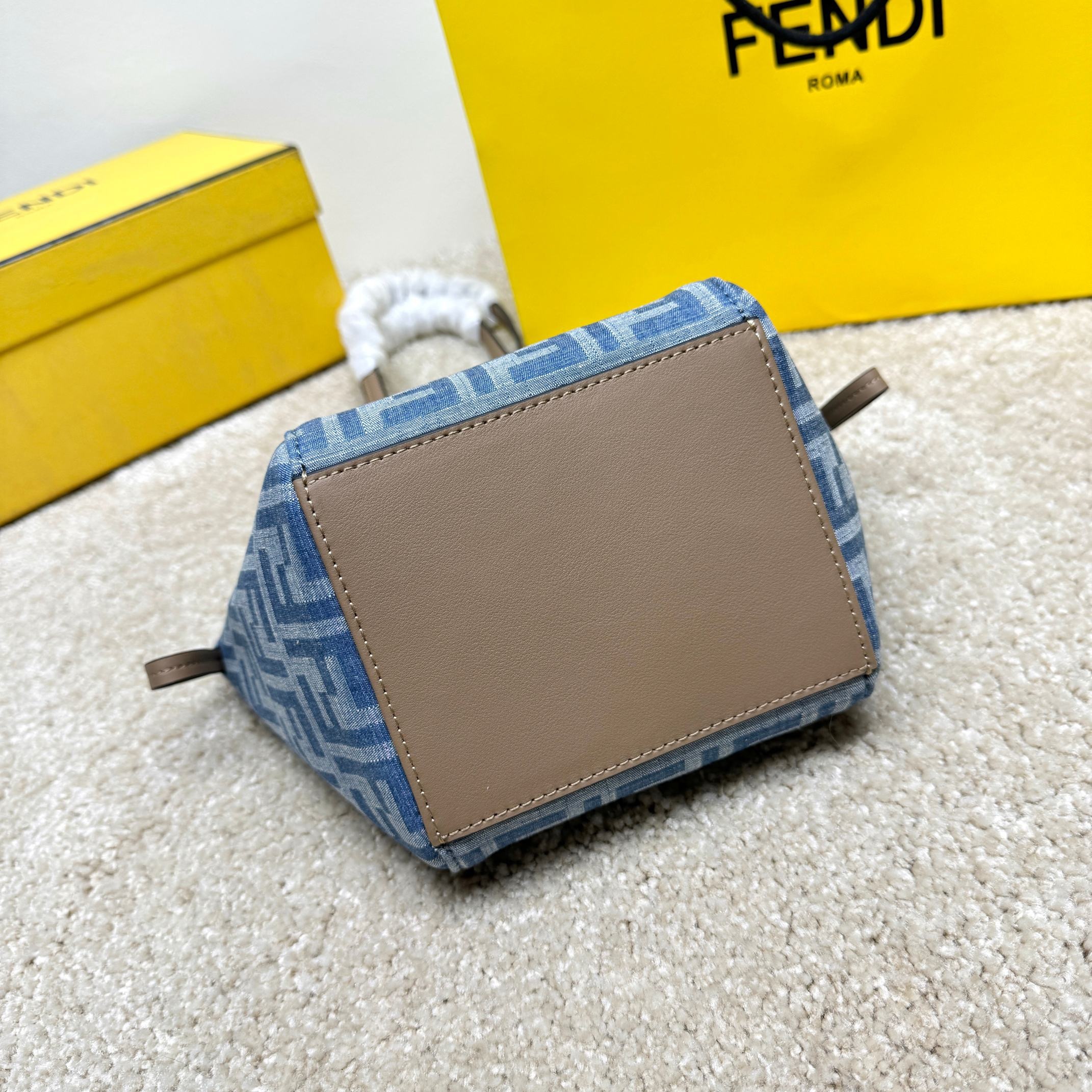 Beg baldi Fendi Saiz：15*15*18.5cm
