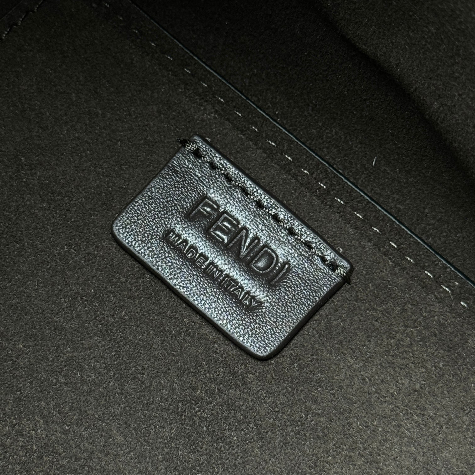 Beg baldi Fendi Saiz：15*15*18.5cm