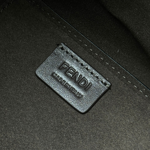 Beg baldi Fendi Saiz：15*15*18.5cm