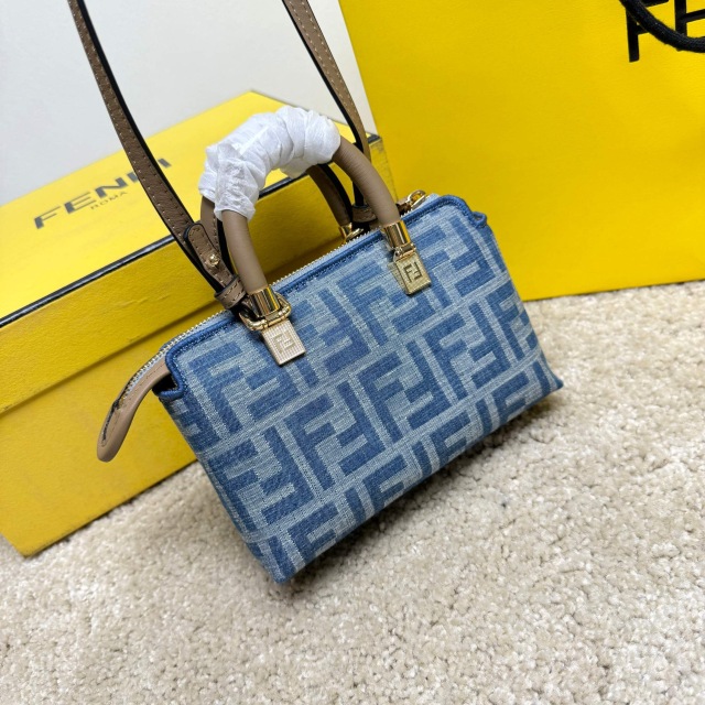Borsa a mano Fendi Dimensioni: 20,5*9*12 cm