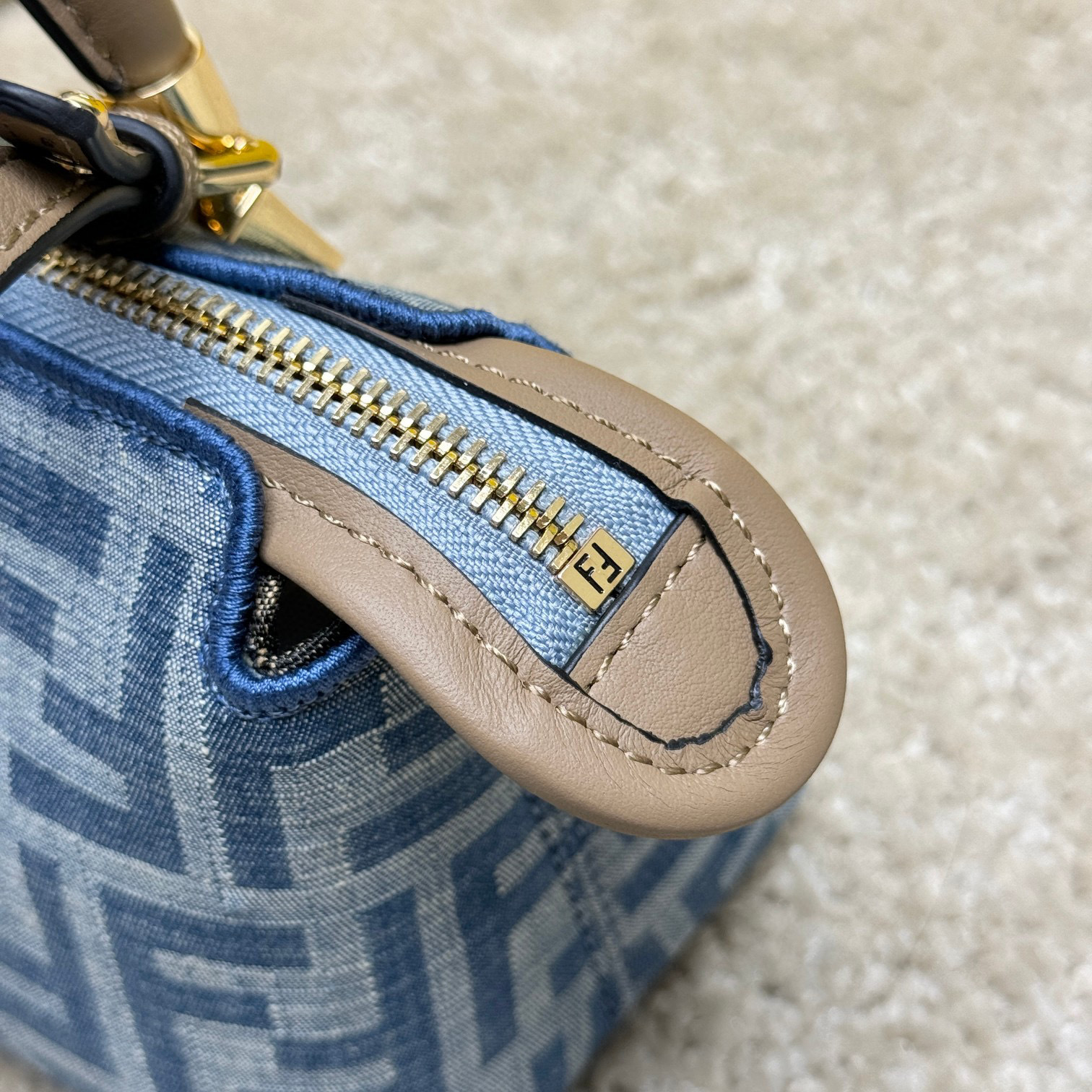 Borsa a mano Fendi Dimensioni: 20,5*9*12 cm