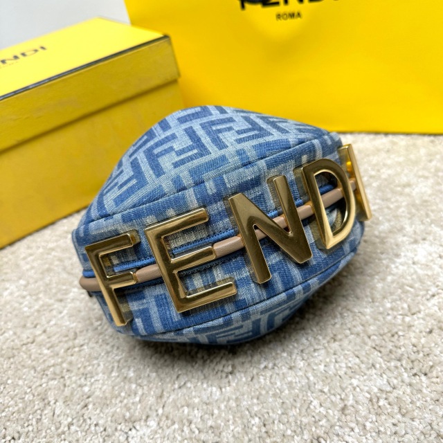 Fendi Herz Monatstasche Größe: 20 x 13 x 7,5 cm