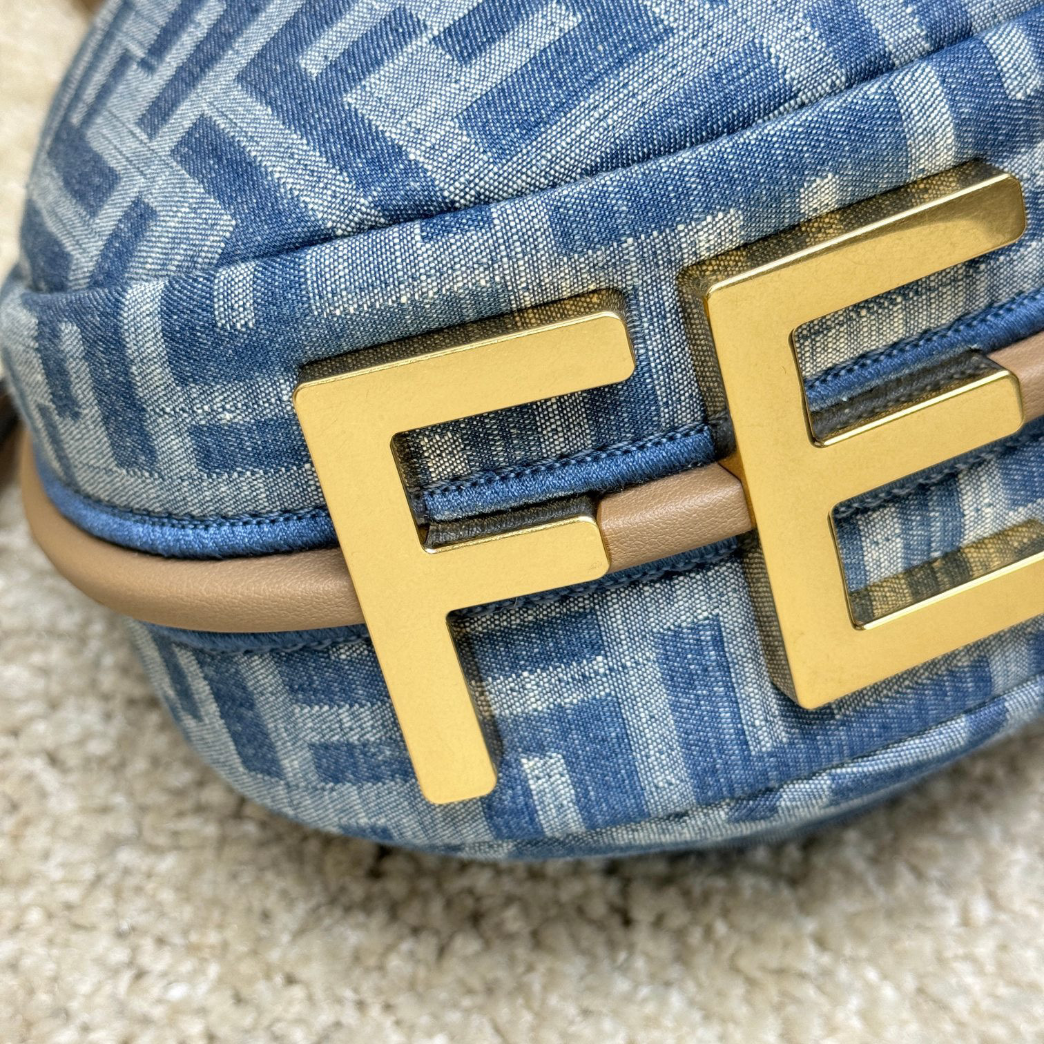 Fendi Herz Monatstasche Größe: 20 x 13 x 7,5 cm