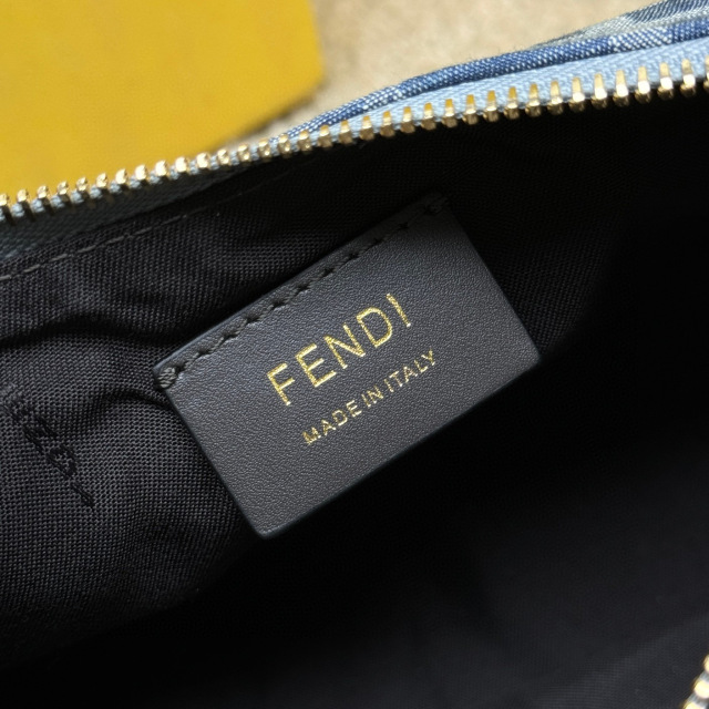 Fendi Herz Monatstasche Größe: 20 x 13 x 7,5 cm