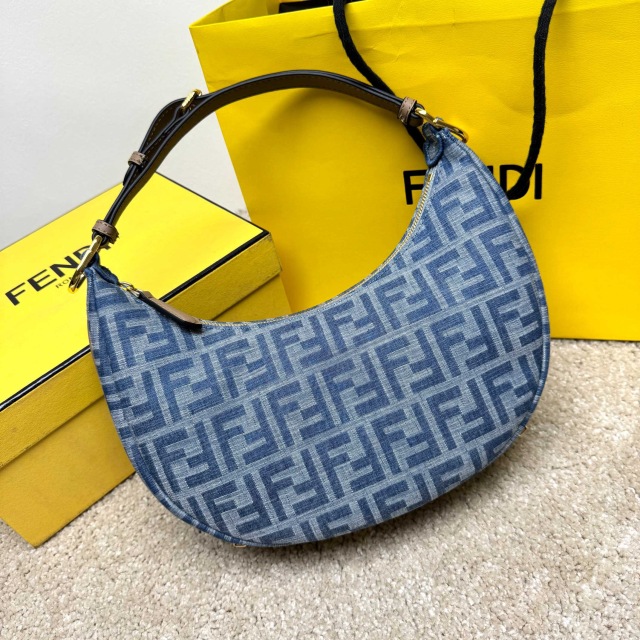 Borsa a forma di cuore Fendi Dimensioni: 29*24*10cm