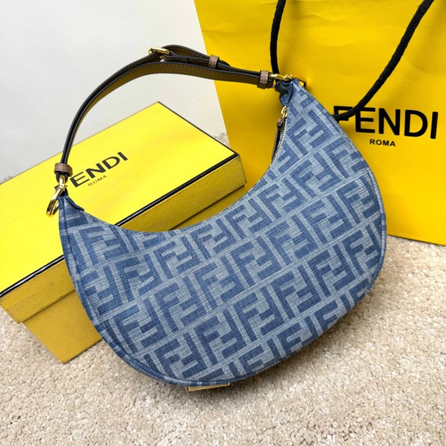 Borsa a forma di cuore Fendi Dimensioni: 29*24*10cm