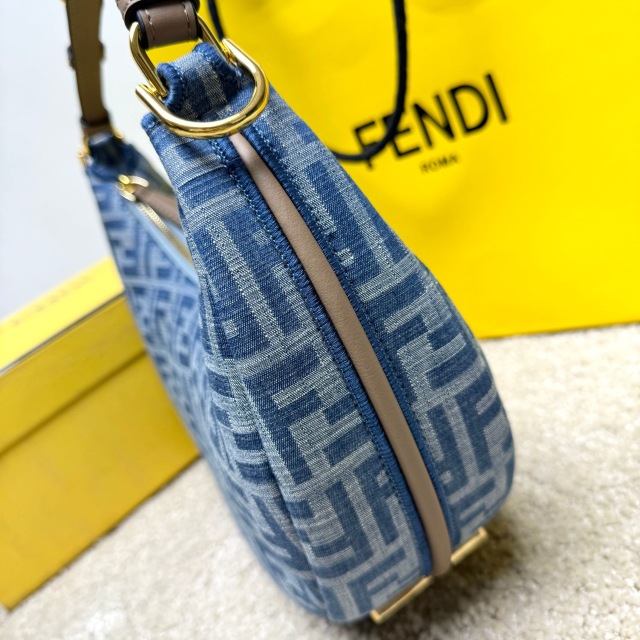 Borsa a forma di cuore Fendi Dimensioni: 29*24*10cm