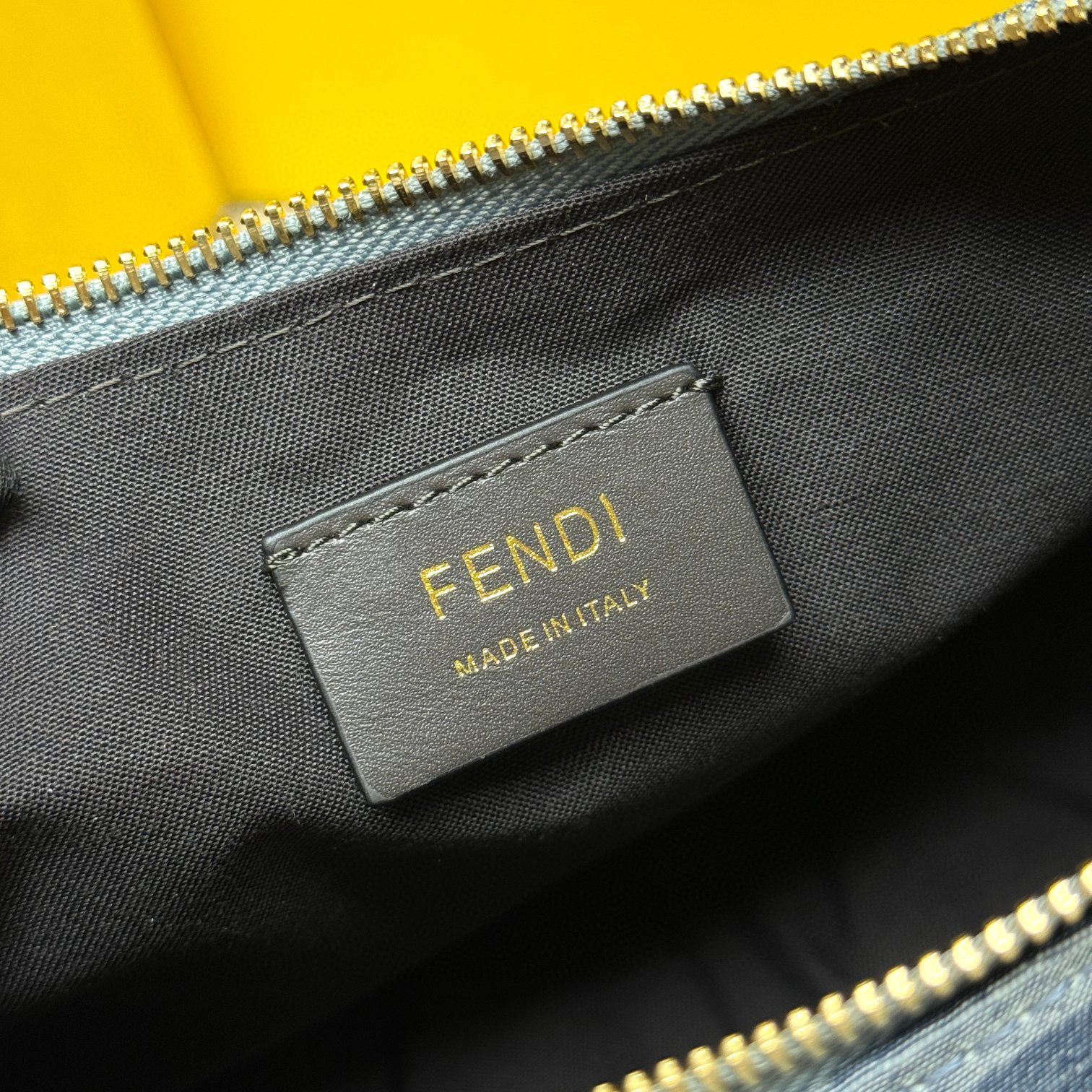 Borsa a forma di cuore Fendi Dimensioni: 29*24*10cm