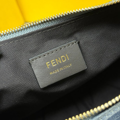 Borsa a forma di cuore Fendi Dimensioni: 29*24*10cm