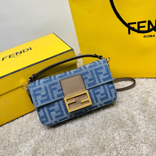 Borsa baguette Fendi Dimensioni: 20*13*5cm