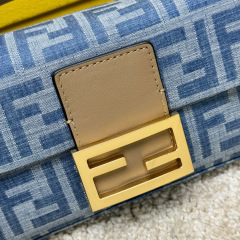 Borsa baguette Fendi Dimensioni: 20*13*5cm