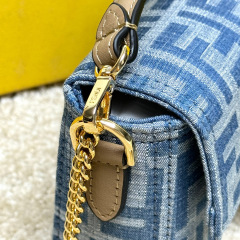 Borsa baguette Fendi Dimensioni: 20*13*5cm