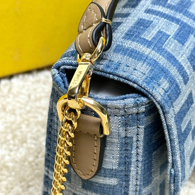 Borsa baguette Fendi Dimensioni: 20*13*5cm
