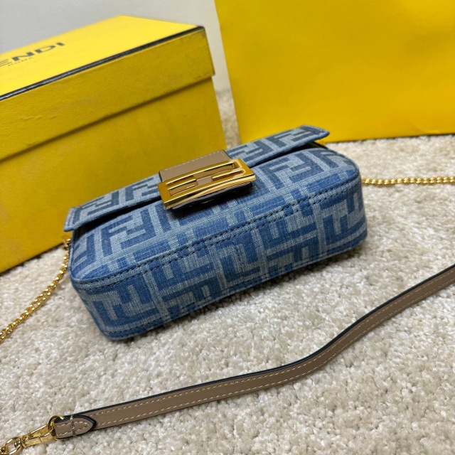 Borsa baguette Fendi Dimensioni: 20*13*5cm
