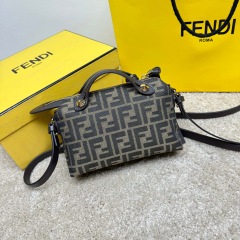 Borsa a mano Fendi Dimensioni: 20*12*9cm