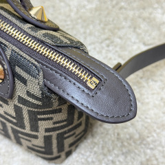 Borsa a mano Fendi Dimensioni: 20*12*9cm
