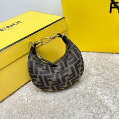 Borsa a forma di cuore Fendi Dimensioni: 16,5*14*5 cm