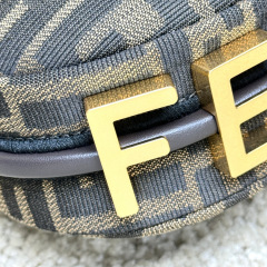 Borsa a forma di cuore Fendi Dimensioni: 16,5*14*5 cm