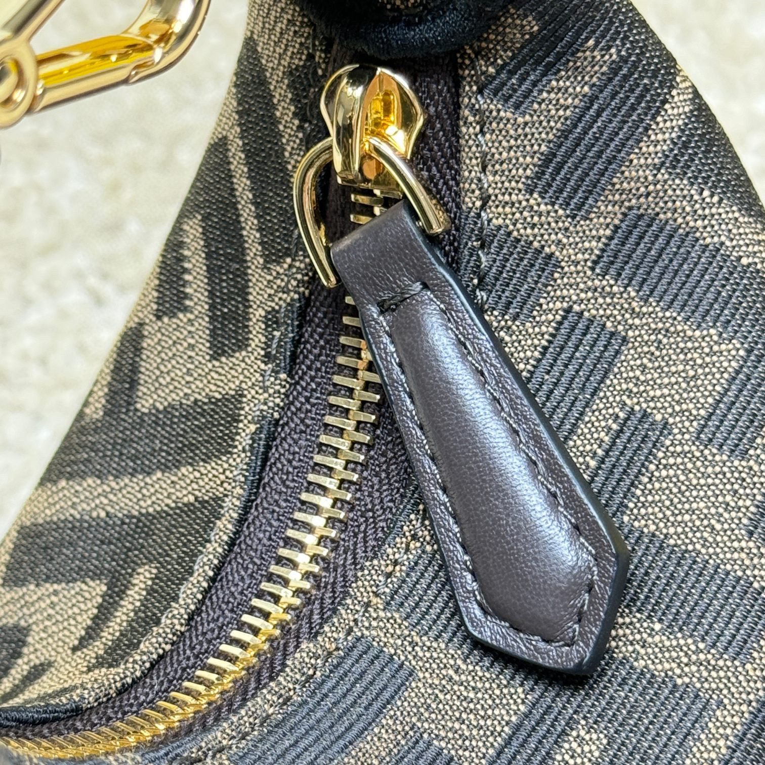 Borsa a forma di cuore Fendi Dimensioni: 16,5*14*5 cm
