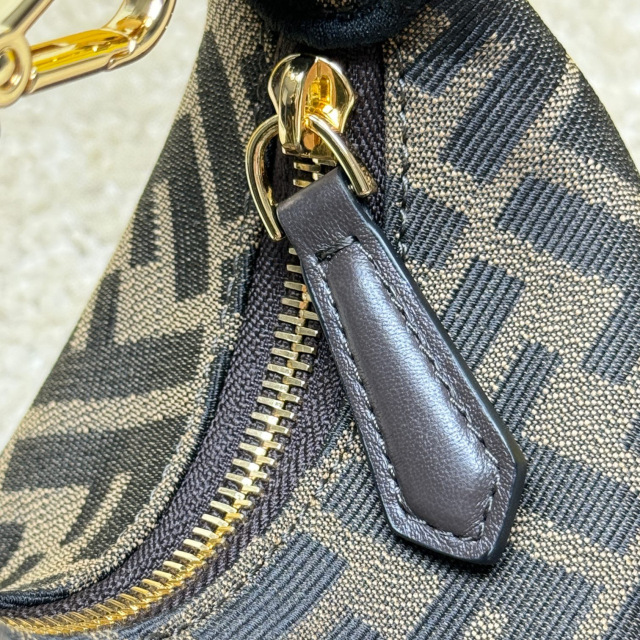 Borsa a forma di cuore Fendi Dimensioni: 16,5*14*5 cm