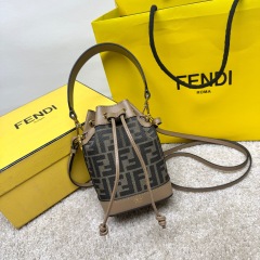 Borsa a secchiello Fendi Dimensioni: 18,5*12*10 cm