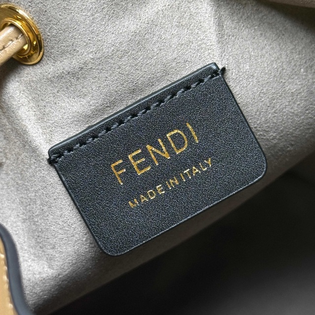 Borsa a secchiello Fendi Dimensioni: 18,5*12*10 cm