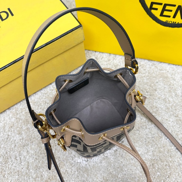 Borsa a secchiello Fendi Dimensioni: 18,5*12*10 cm